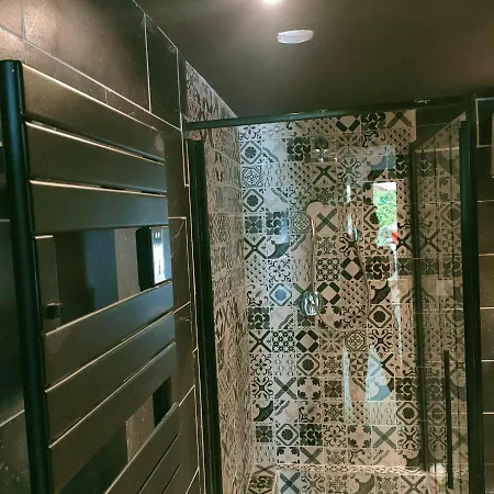 بيت خشبي La Enchanteresse *