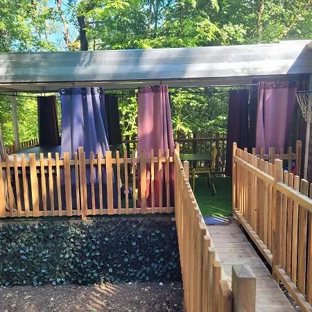 بيت خشبي La Enchanteresse Illoud