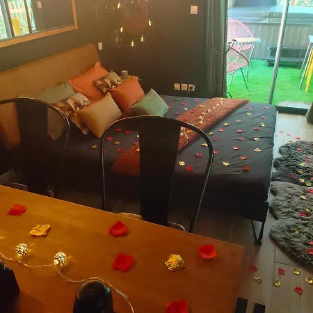 بيت خشبي La Enchanteresse *