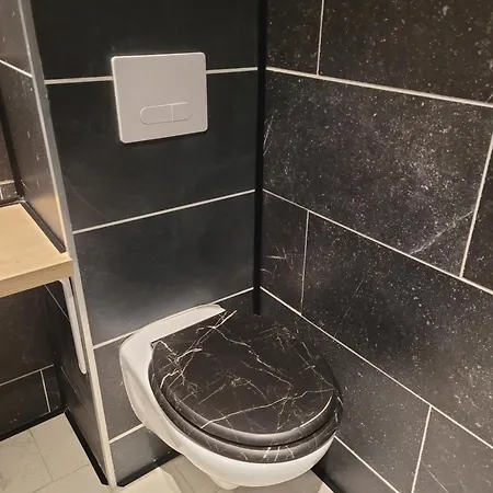 La Enchanteresse بيت خشبي Illoud