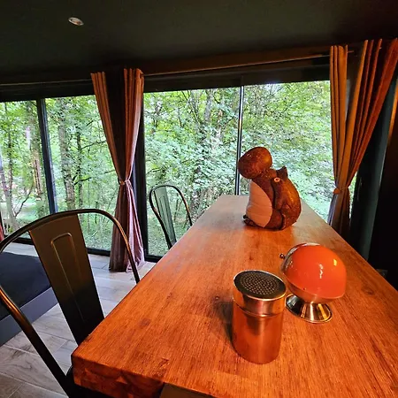 La Enchanteresse Jaktstuga