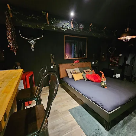 La Enchanteresse بيت خشبي Illoud