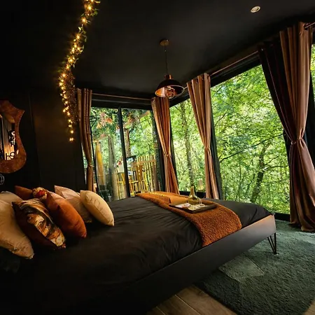 La Enchanteresse Jaktstuga