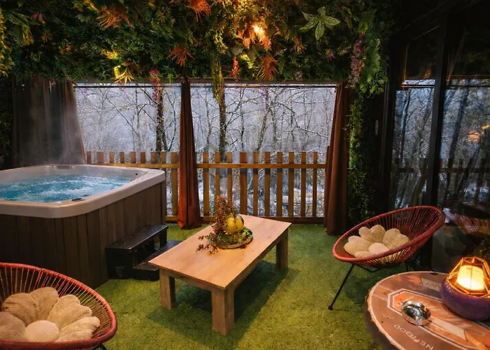 La Enchanteresse Lodge